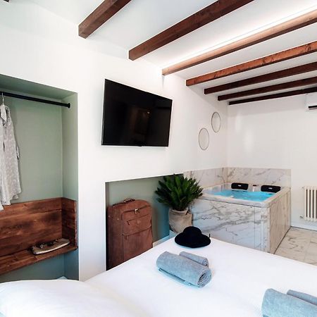 Sahara & Amazzonia Luxury Rooms- The House Of Travelers Côme Extérieur photo