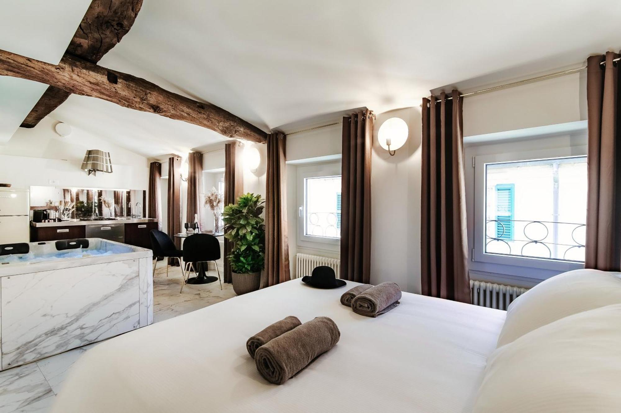 Sahara & Amazzonia Luxury Rooms- The House Of Travelers Côme Extérieur photo