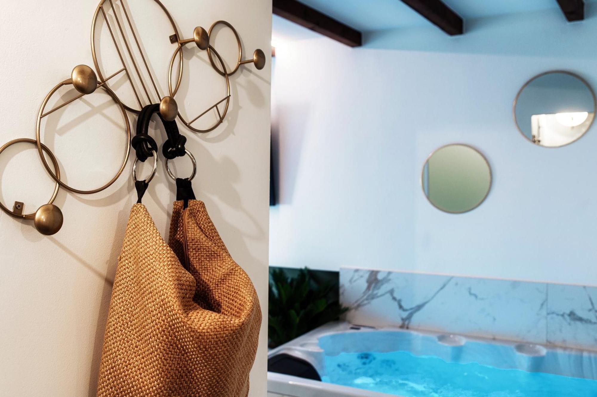 Sahara & Amazzonia Luxury Rooms- The House Of Travelers Côme Extérieur photo