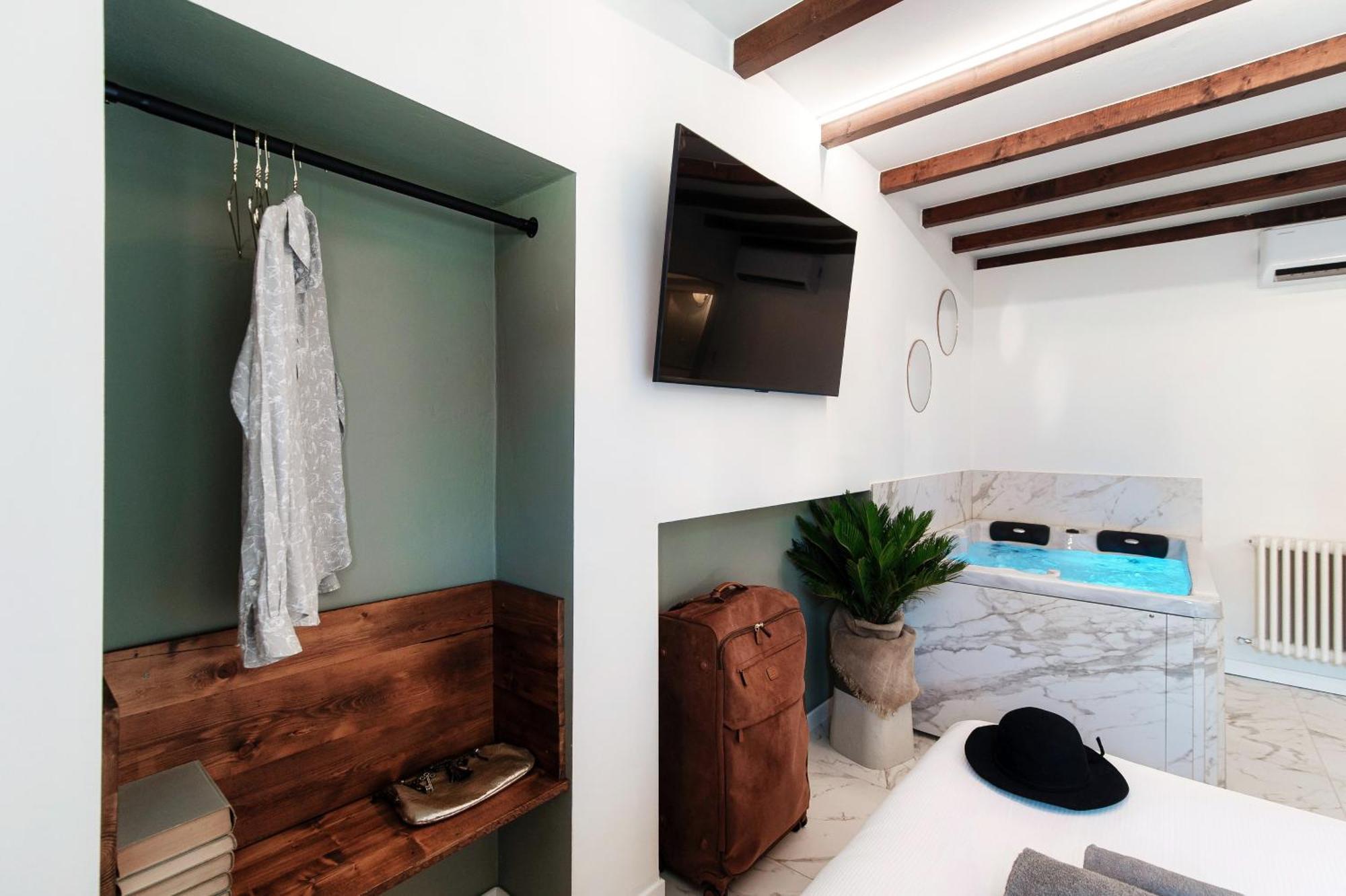 Sahara & Amazzonia Luxury Rooms- The House Of Travelers Côme Extérieur photo