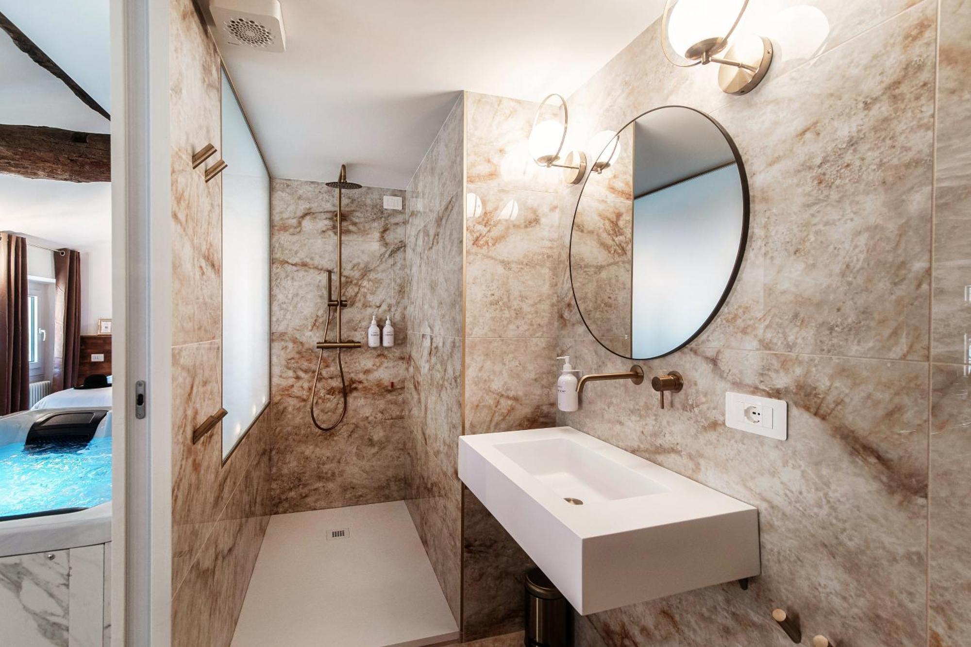 Sahara & Amazzonia Luxury Rooms- The House Of Travelers Côme Extérieur photo