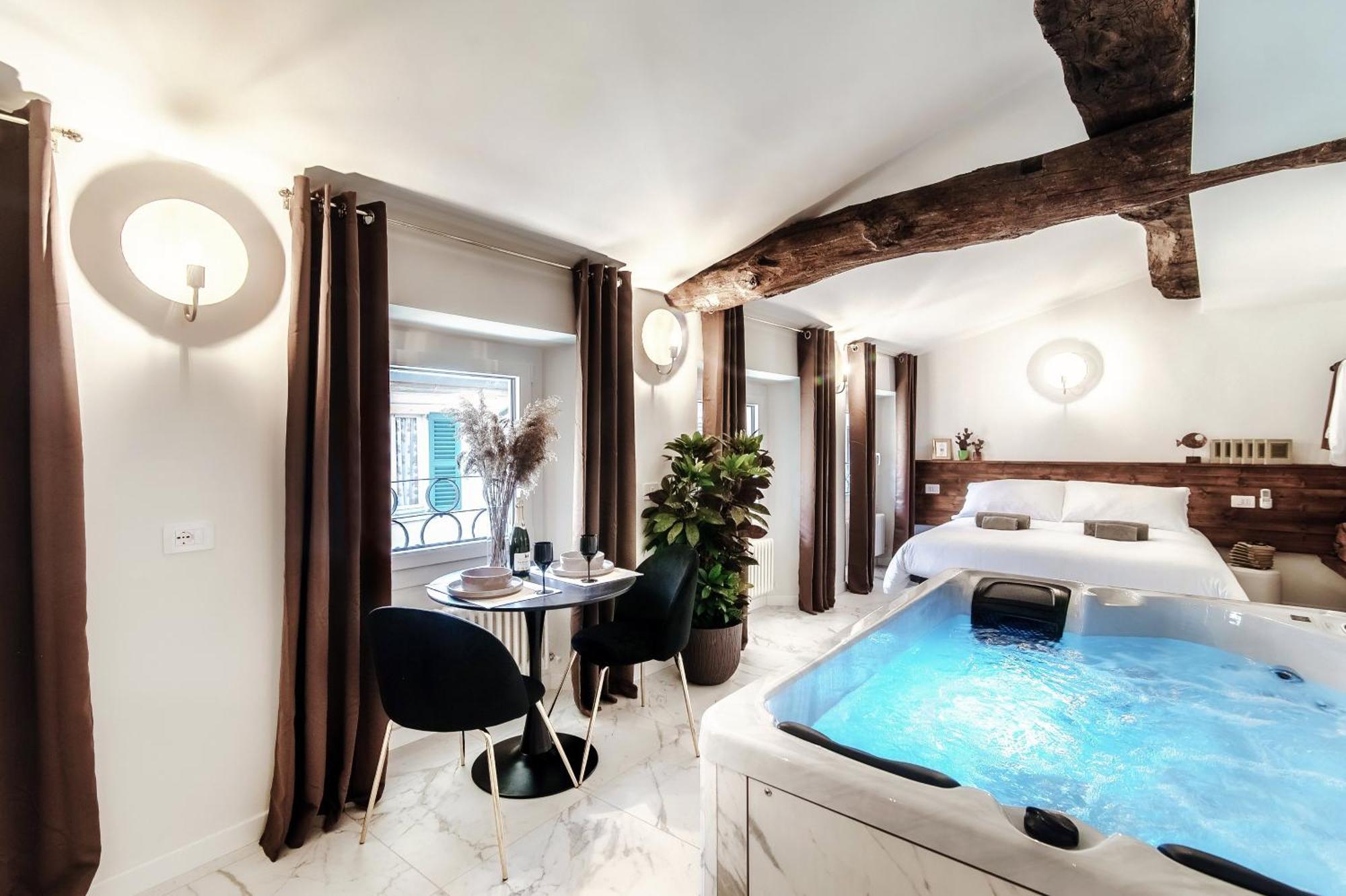 Sahara & Amazzonia Luxury Rooms- The House Of Travelers Côme Extérieur photo